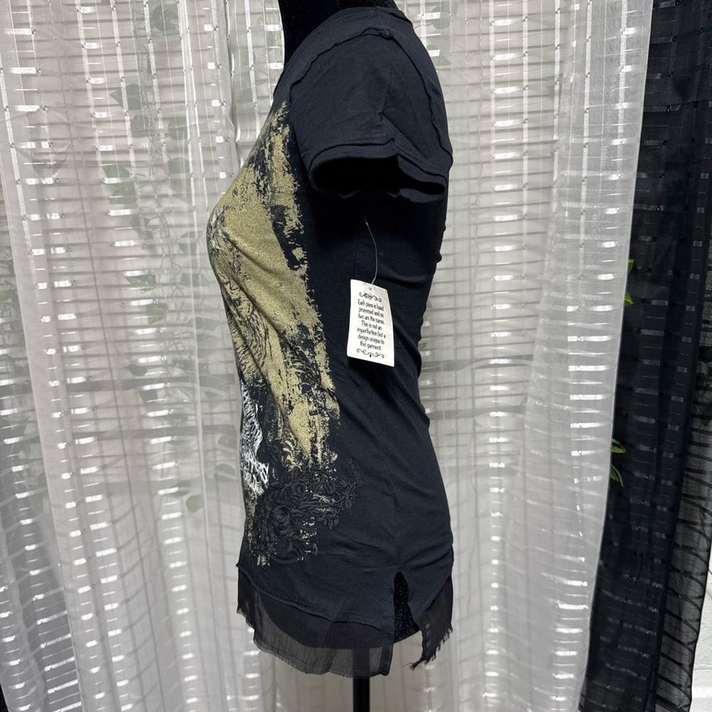 Chic Black and Gold Graphic Women's Tee - Picture 2 of 8